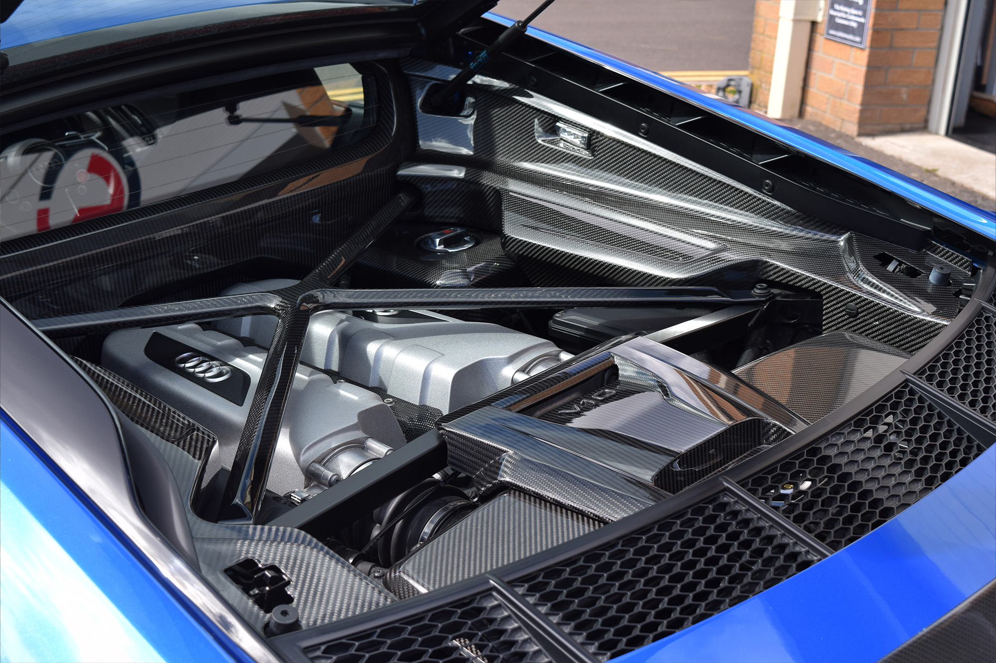 Audi R8 4S Carbon Fibre Engine Bay Kit (7 Pieces)