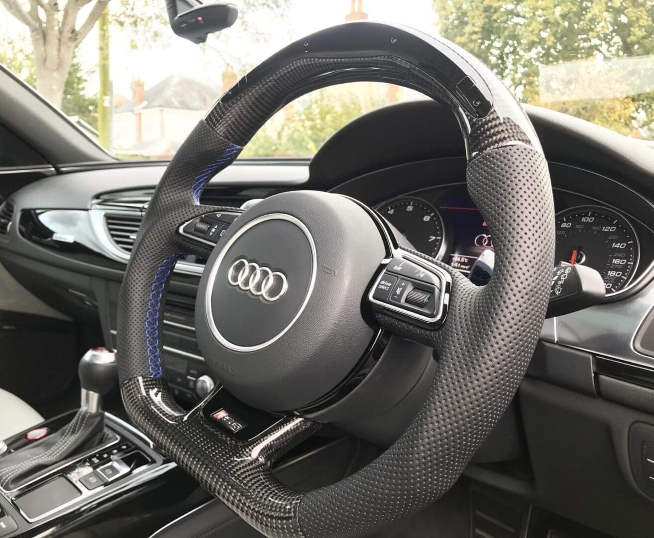 Audi RS4-6 CF Wheel Installed05