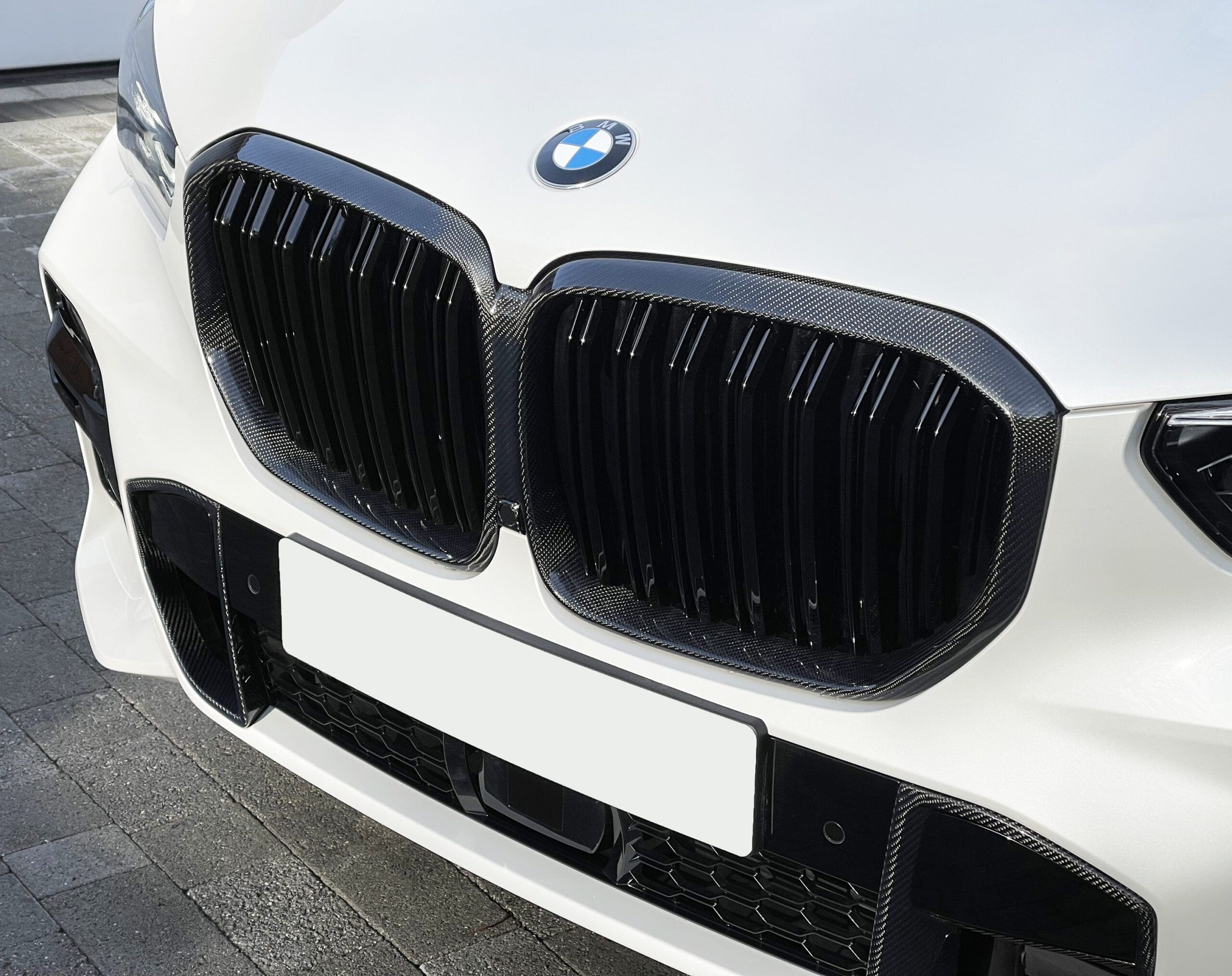 BMW G05 Carbon Grilles05
