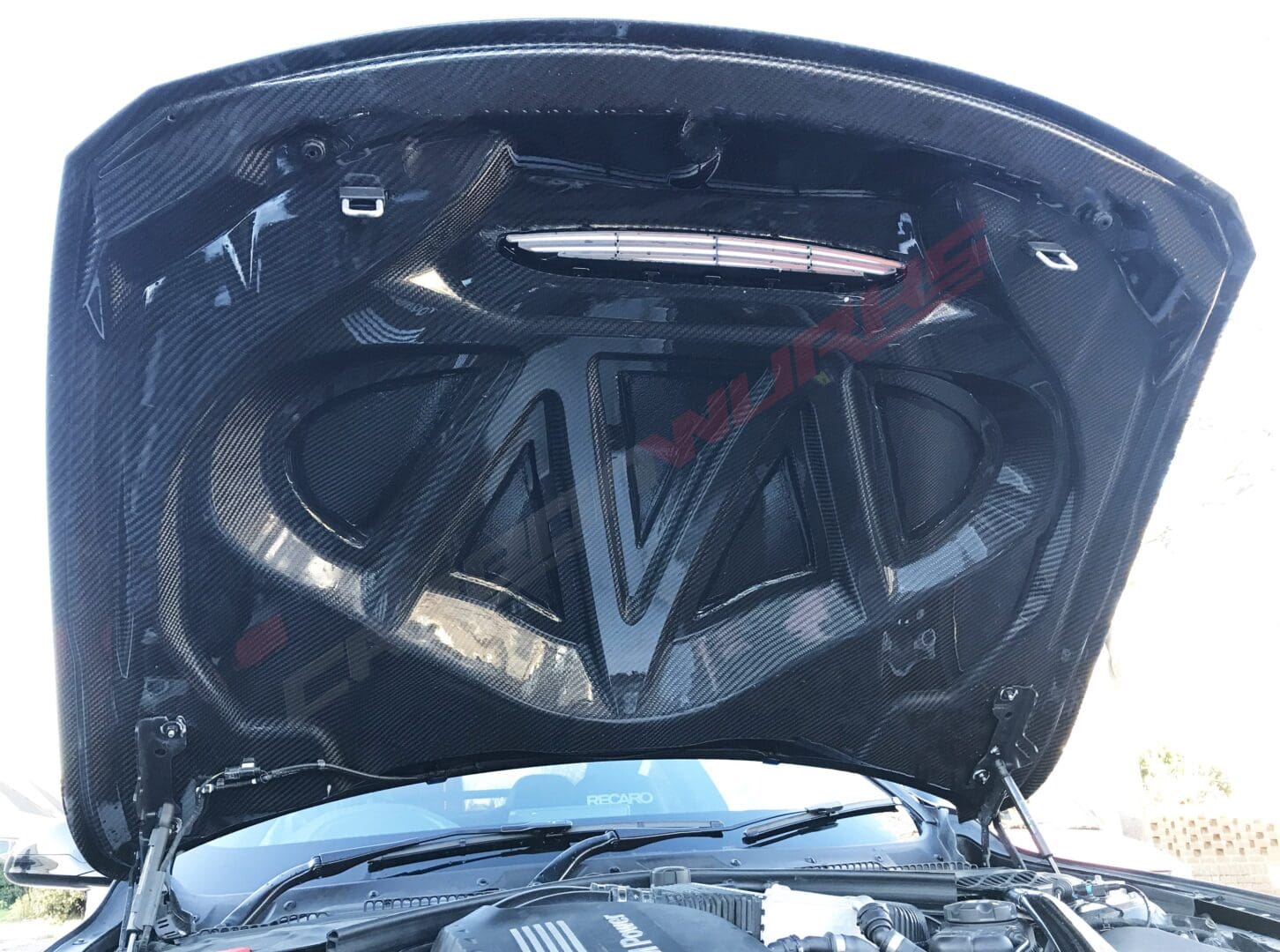BMW M3-4 GTS Bonnet02