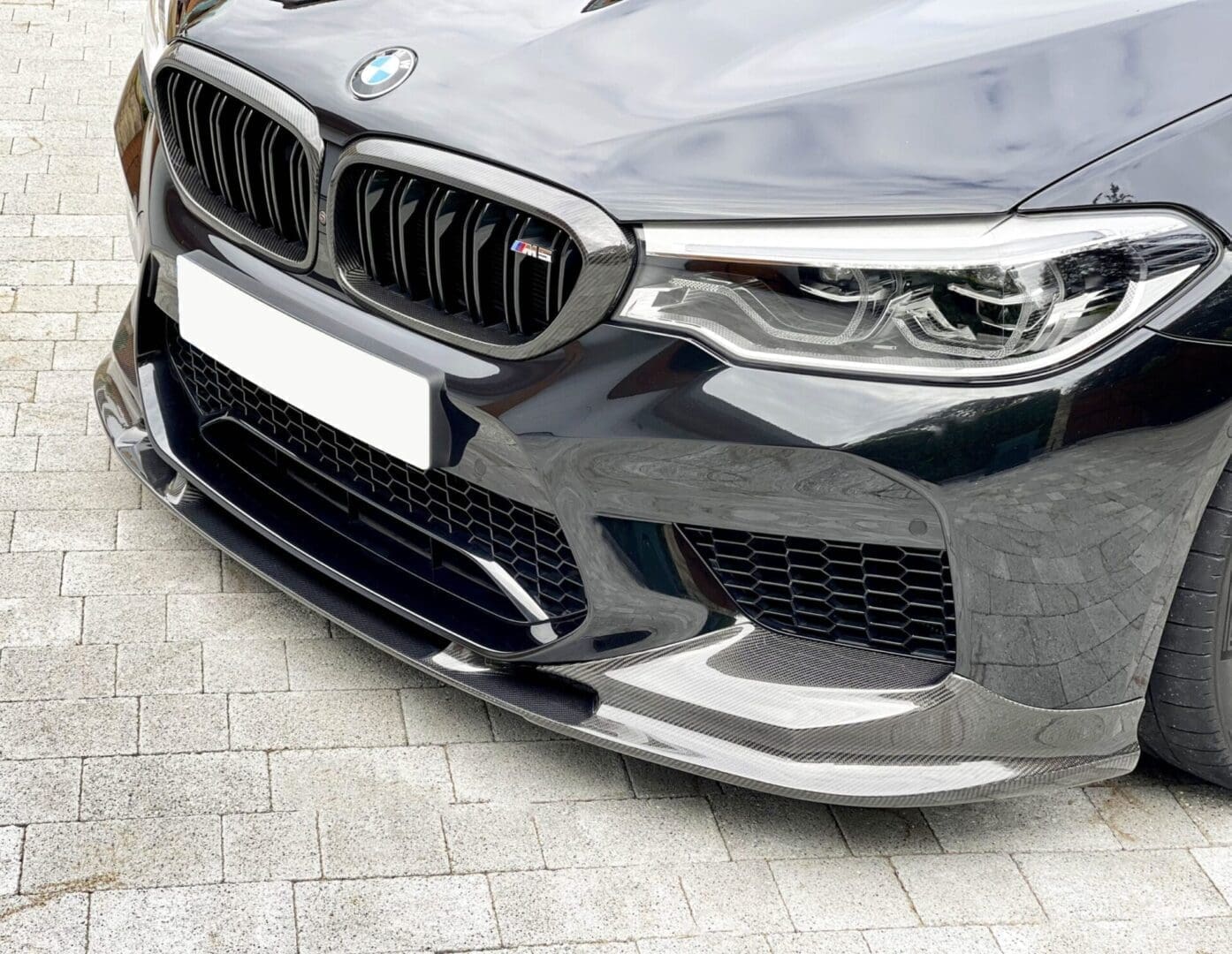 BMW M5 F90 Carbon Front Spoiler01