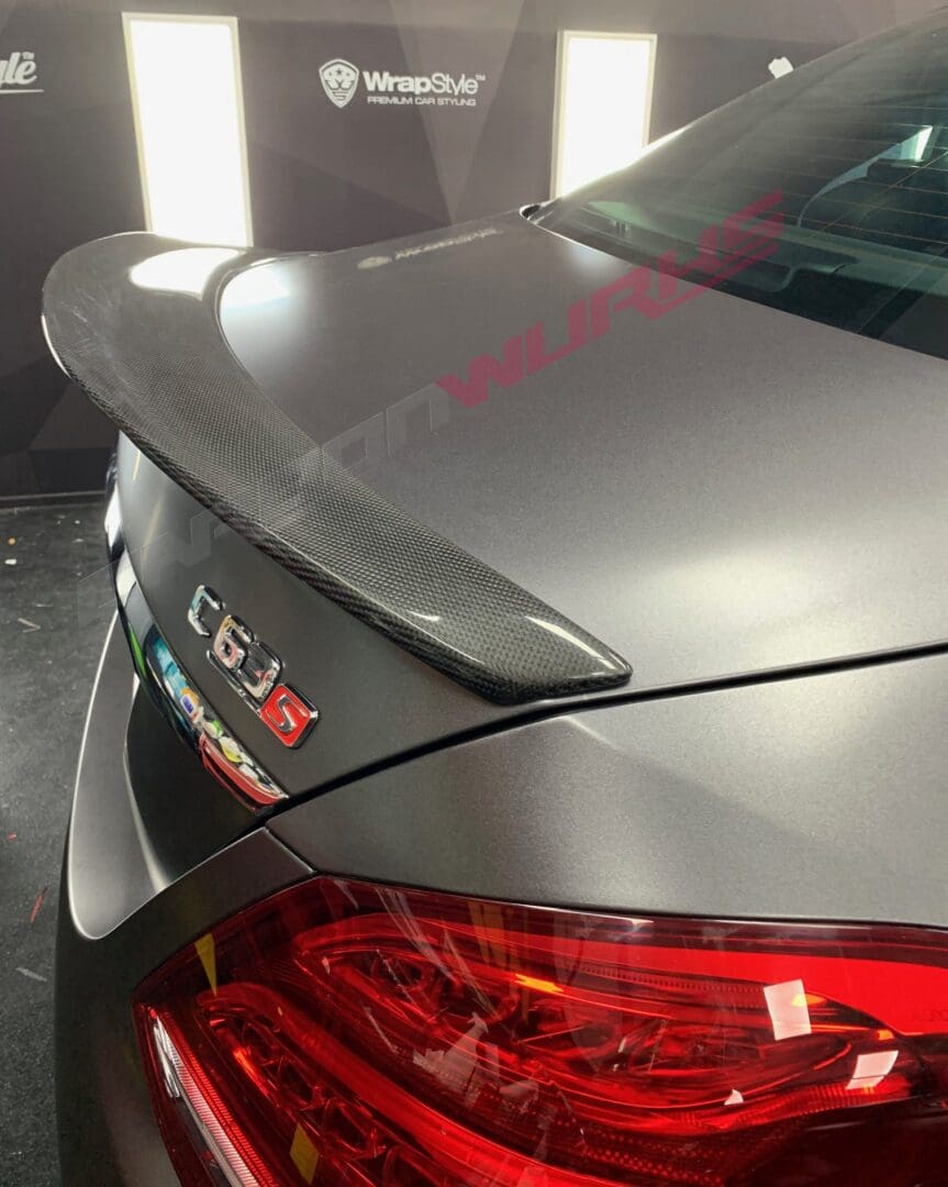 C63 Saloon Carbon Spoiler01