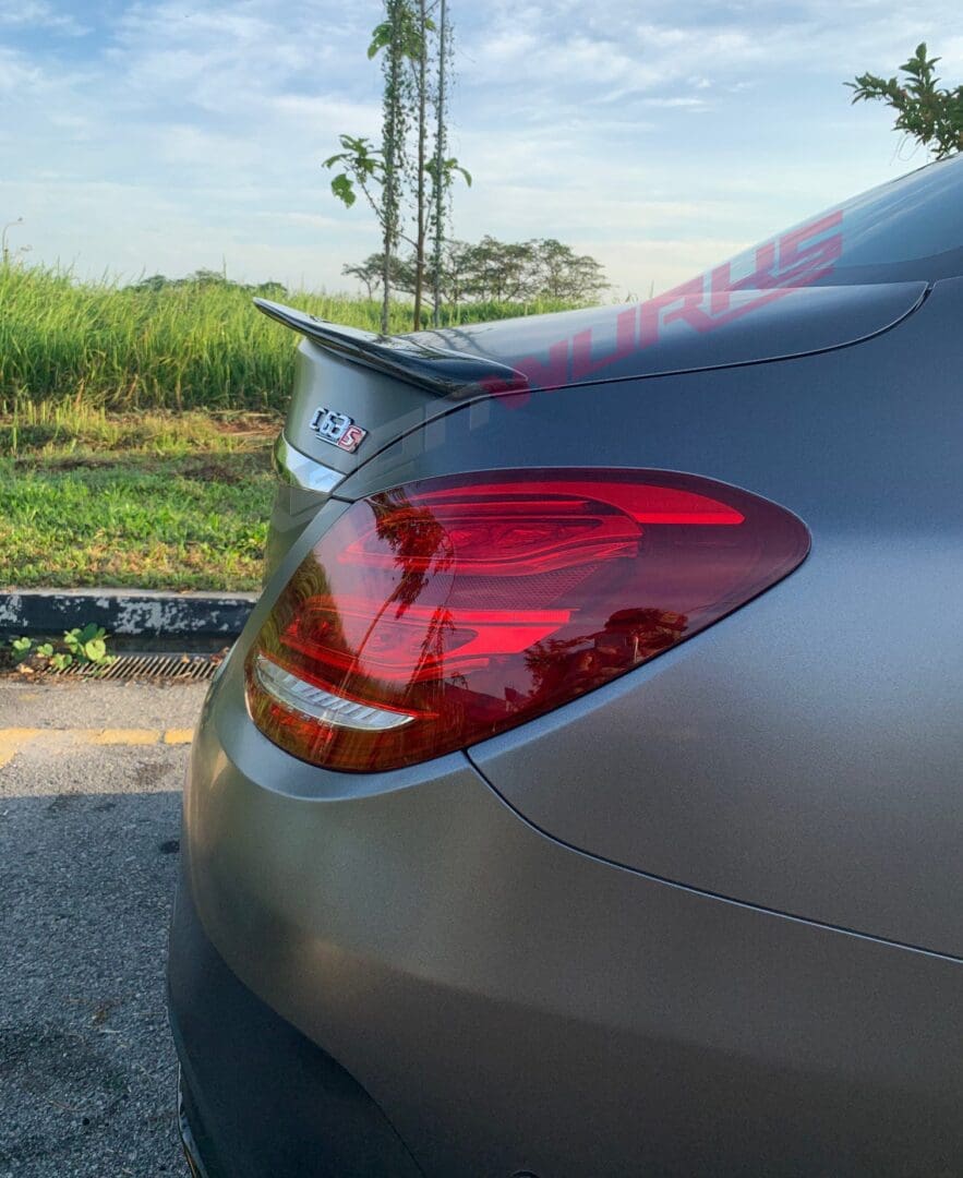 C63 Saloon Carbon Spoiler03