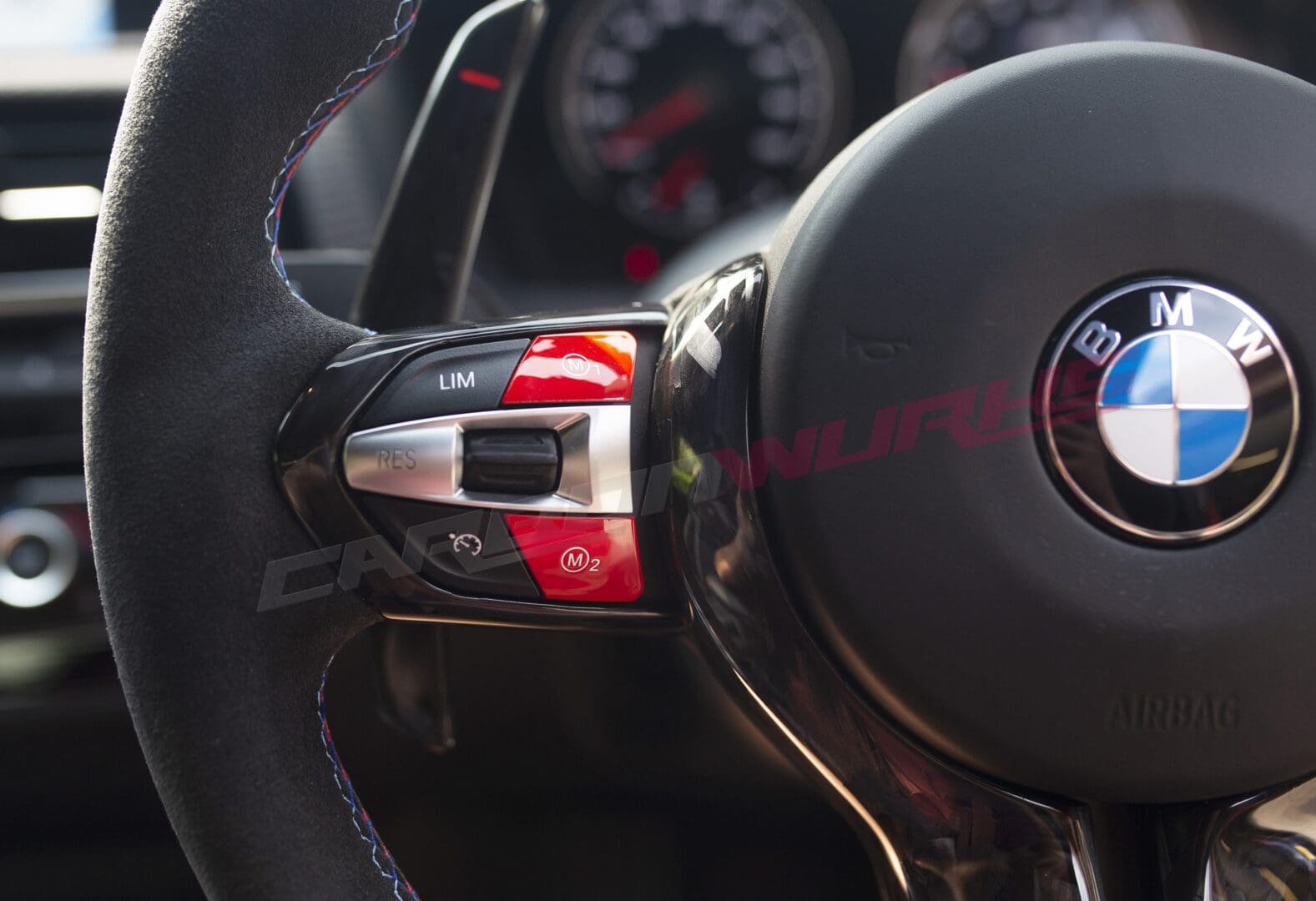 M2 Steering Wheel 07 WM