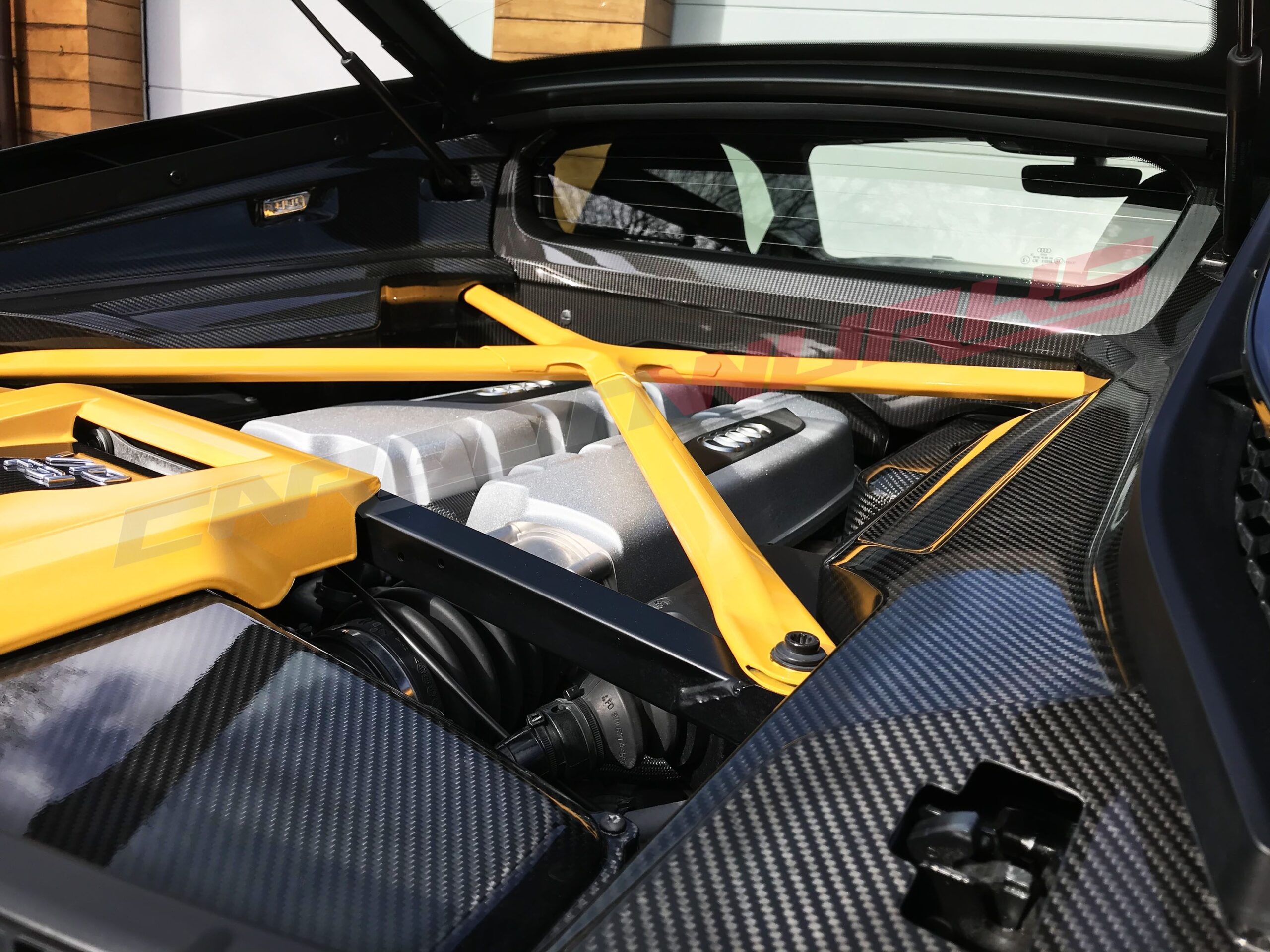 R8 Engine Bay 02