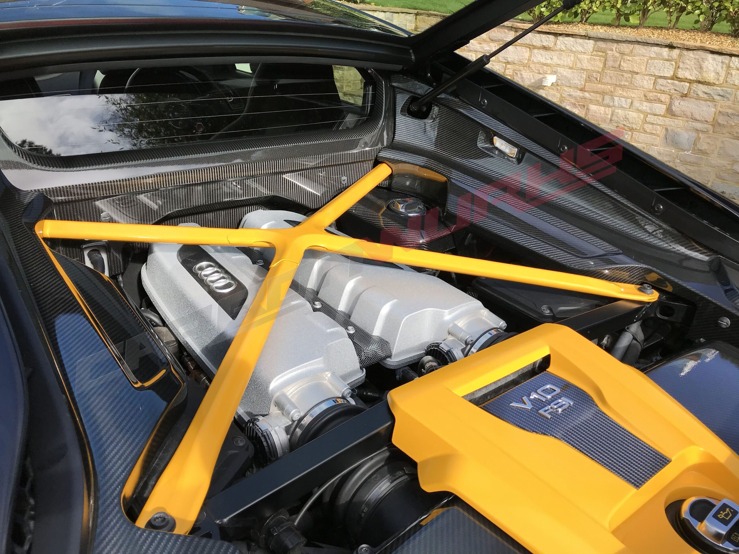 R8 Engine Bay 03