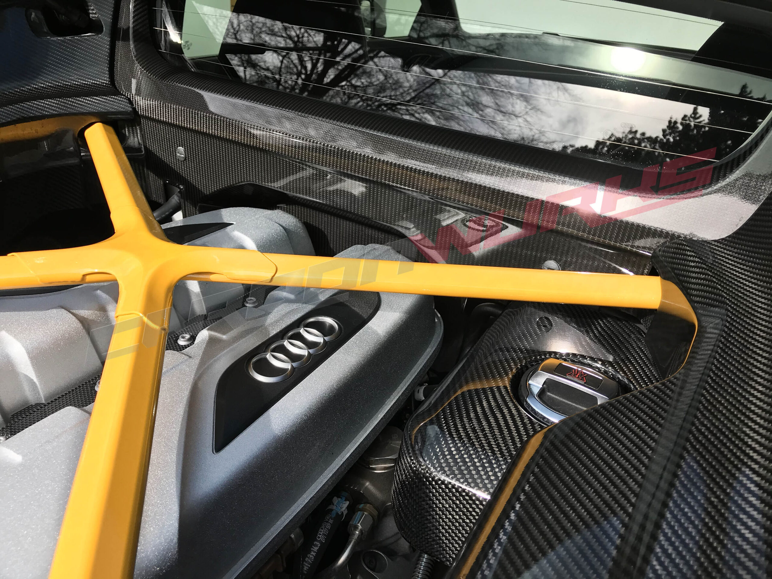 R8 Engine Bay 06