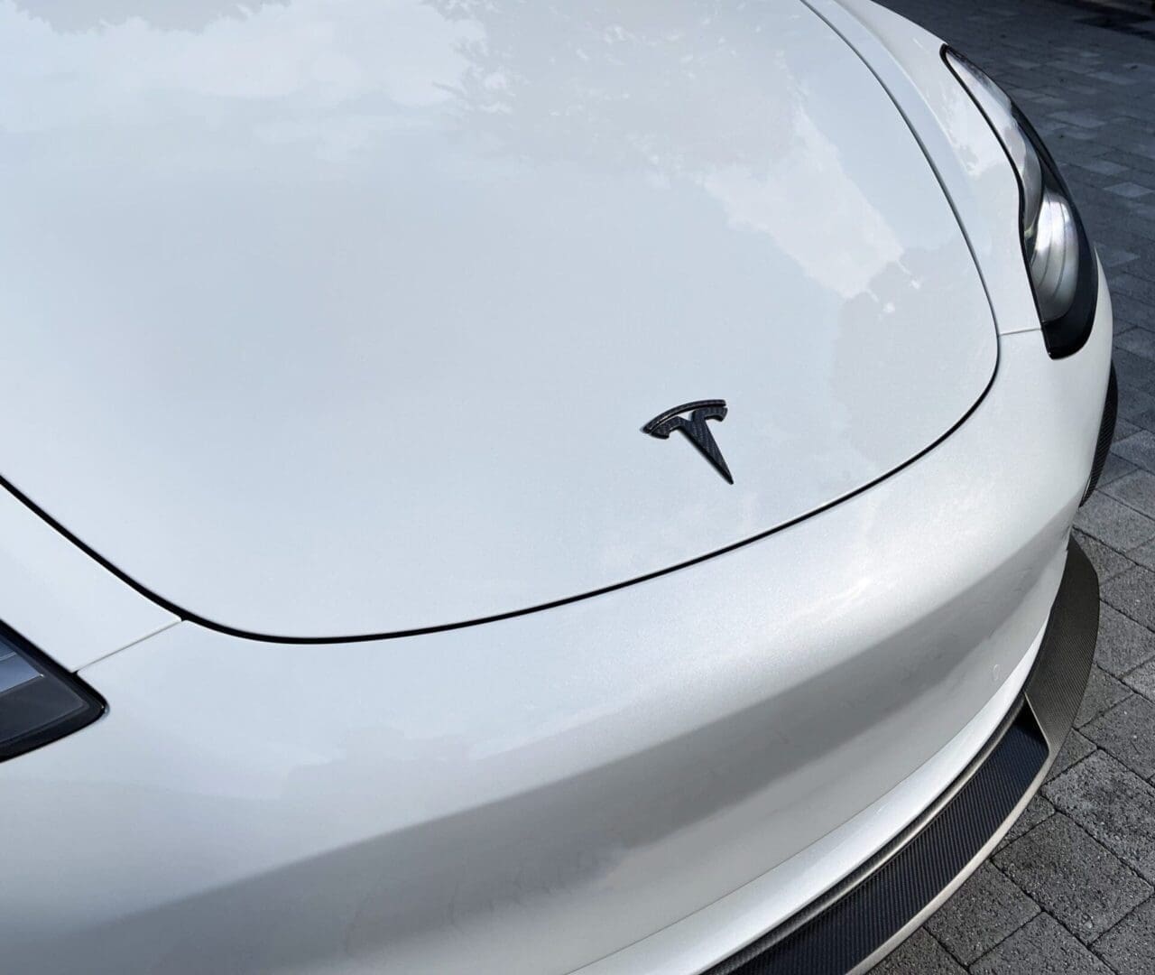 Tesla Model 3 Badge Set Gloss02