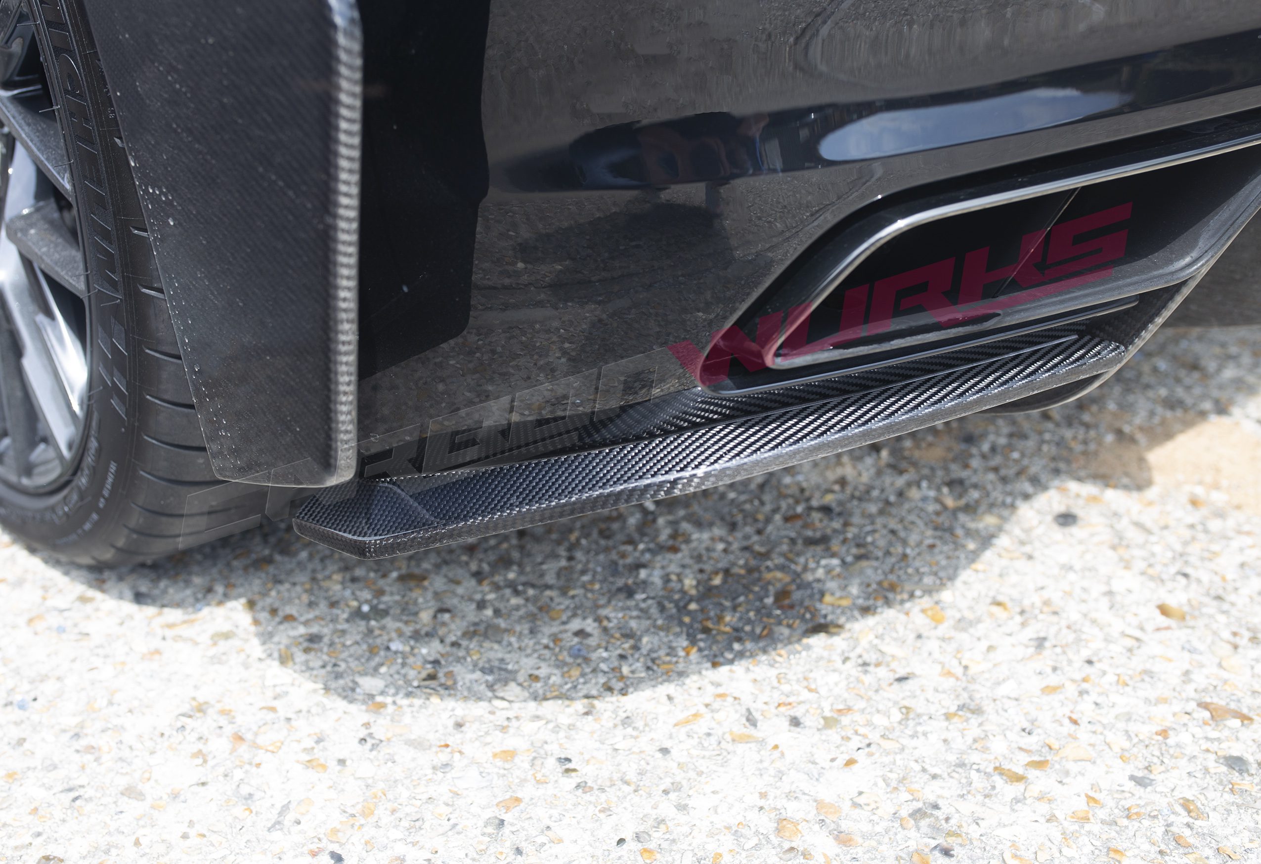 Audi R8 Carbon Fibre Rear Bumper Splitter02