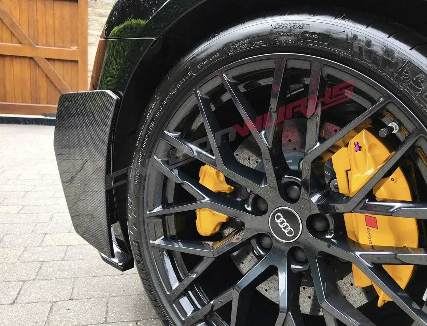 Audi R8 carbon fibre rear side canards22